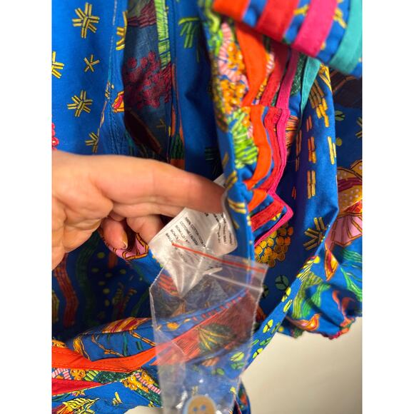 FARM Rio Blue Ocean Stories Wrap Blouse, NWT Size Medium - Picture 3 of 7